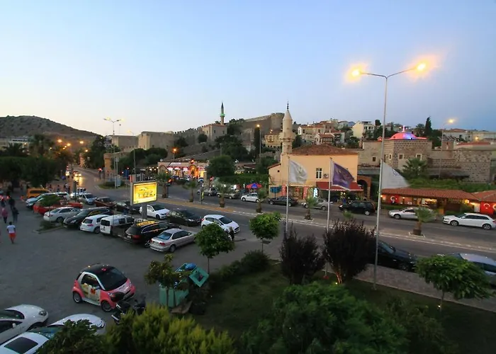 拉丽玛尔精品酒店 Çeşme