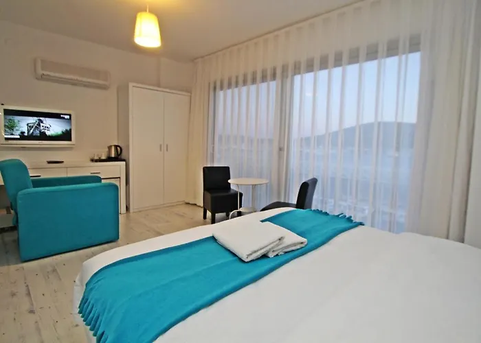 Larimar Boutique Чешме